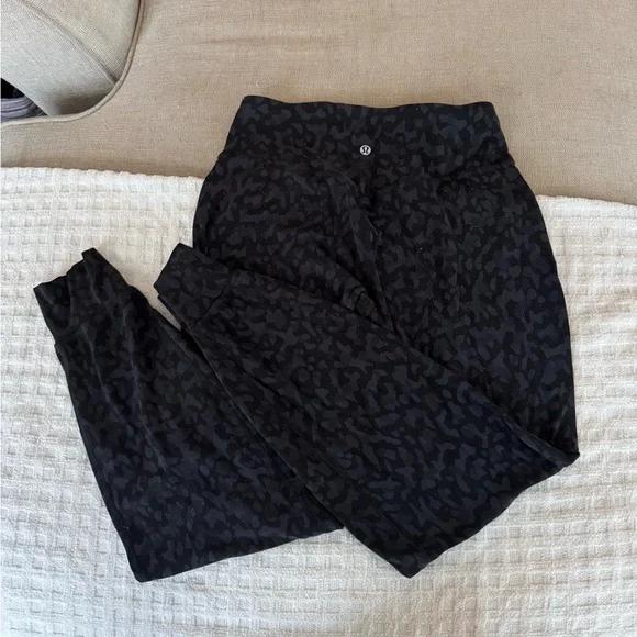 Lululemon align joggers - Picture 2 of 4